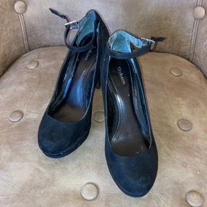 RHINESTONE STILETTOS SIZE 6